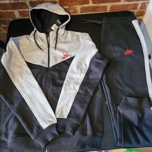 Brand new Nike sweat suite